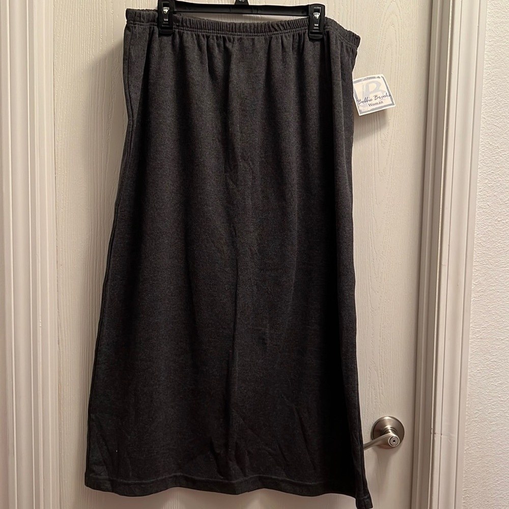 Bobbie Brooks Woman Long gray skirt 22/24